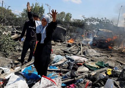 40 شهيدا و100 جريح في مجزرتين بالنصيرات ومواصي خانيونس