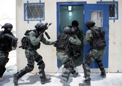 الأسرى: إدارة سجن مجدو تنتهك خصوصية الأسرى القُصر وتعرض حياتهم للخطر