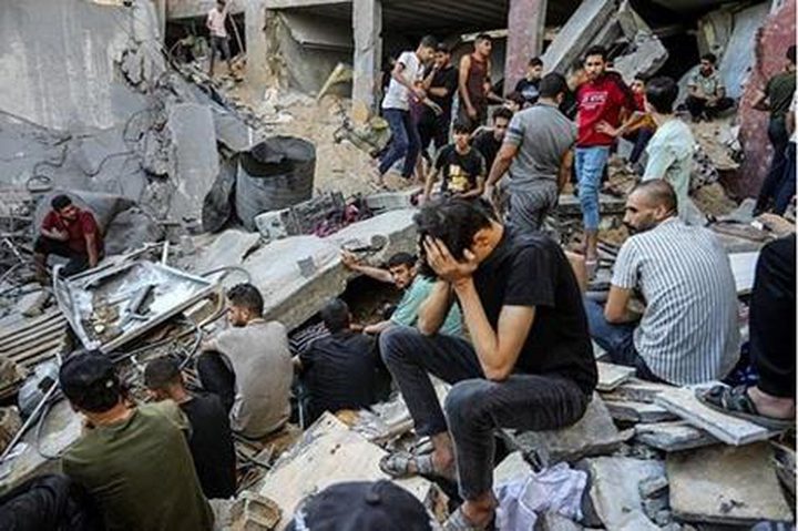 شهداء وجرحى جراء استهداف الاحتلال منزلا في مدينة غزة