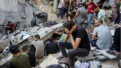 شهداء وجرحى جراء استهداف الاحتلال منزلا في مدينة غزة