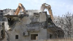 الاحتلال يهدم بناية سكنية في حي وادي الجوز بالقدس