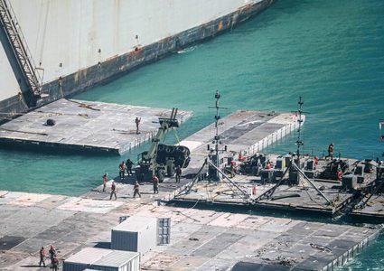 الجيش الأميركي يعلن إنهاء مهمة الرصيف العائم قبالة ساحل قطاع غزة