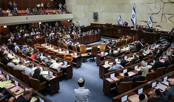 الكنيست يصادق على تمديد الخدمة النظامية للجنود إلى 36 شهرا