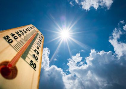 الطقس: أجواء حارة وتحذير من خطر التعرض لأشعة الشمس المباشرة