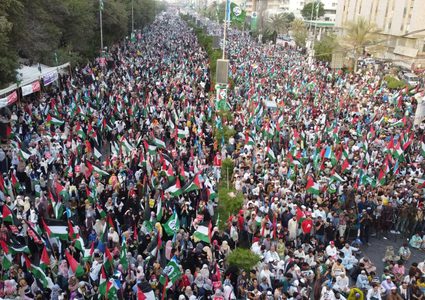 بعد ضغط شعبي.. باكستان تعتبر إسرائيل إرهابية يقودها مجرم حرب