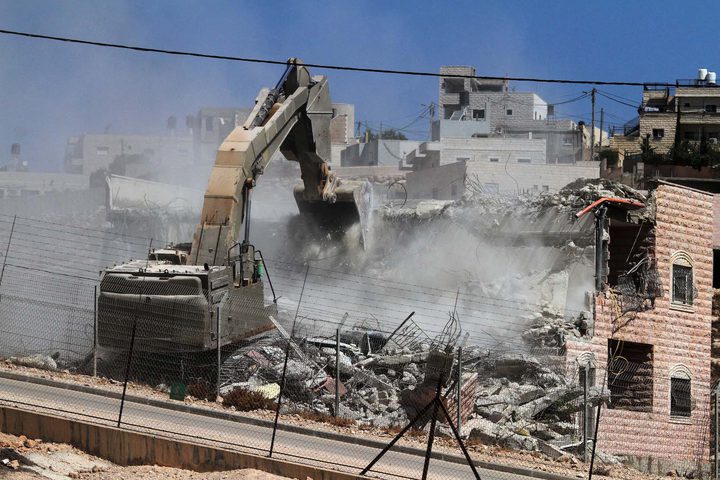 الاحتلال يسلّم أوامر هدم في وادي الجوز وحزما في القدس