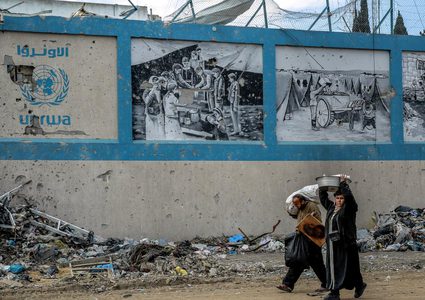 الأونروا: الآلاف ينزحون من خان يونس وسط قصف الاحتلال المتواصل