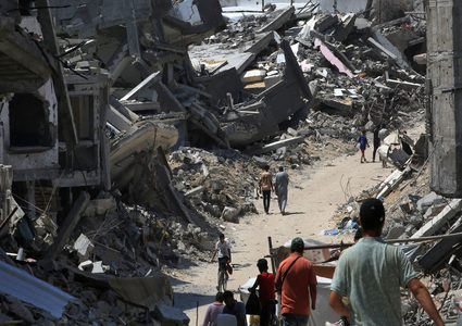 6 شهداء و10 جرحى في قصف الاحتلال لمنزل في مخيم البريج