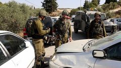 الاحتلال ينصب حاجزا جنوب أريحا ويمنع الخروج منه