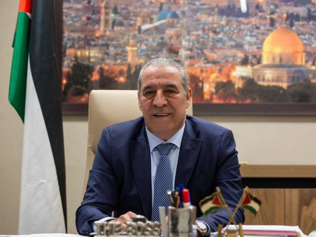 الشيخ ووزير خارجية الجزائر يشددان على ضرورة وقف عدوان الاحتلال على شعبنا