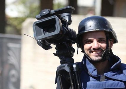 مركز إعلام النجاح يدين اعتقال الاحتلال للزميل المصور الصحفي حازم ناصر