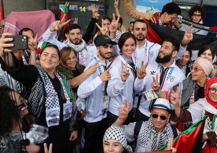 وصول البعثة الفلسطينية إلى باريس للمشاركة في دورة الألعاب الأولمبية