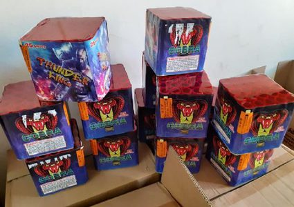 "الضابطة الجمركية" تحذر المواطنين من تداول الألعاب النارية أو الاتجار بها