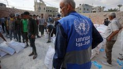 مسؤولة بالأونروا: لا مكان آمنا في غزة وخطر حرب إقليمية أوسع يلوح في الأفق
