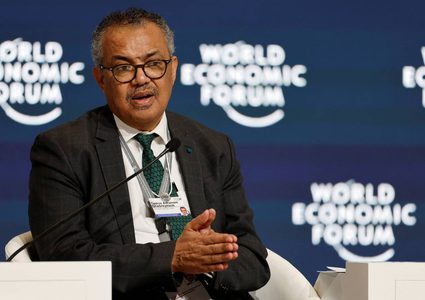 مدير منظمة الصحة العالمية يحذر من خطر تفشي شلل الأطفال في غزة