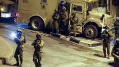 الاحتلال يقتحم سنجل ويعتقل 3 مواطنين ويداهم منازل ويصادر مركبات