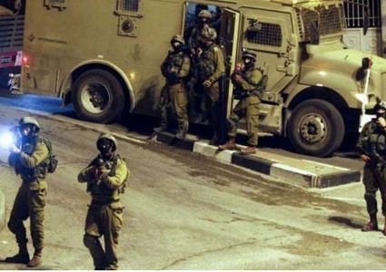 الاحتلال يقتحم سنجل ويعتقل 3 مواطنين ويداهم منازل ويصادر مركبات