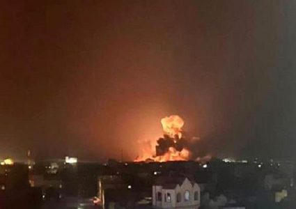 الحوثيون: 4 غارات أمريكية بريطانية تستهدف مطار الحديدة الدولي