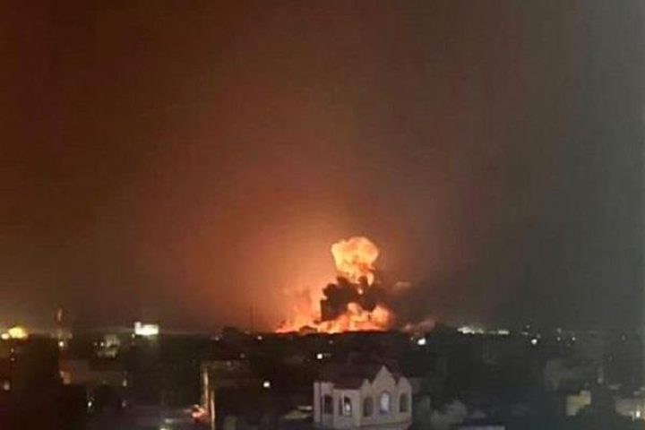 الحوثيون: 4 غارات أمريكية بريطانية تستهدف مطار الحديدة الدولي
