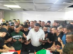 نابلس بجماهير غفيرة تشيع جثامين شهداء مخيم بلاطة