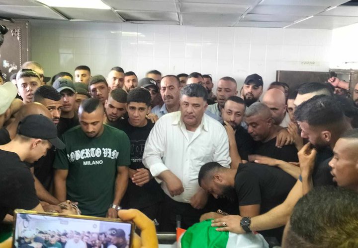 نابلس بجماهير غفيرة تشيع جثامين شهداء مخيم بلاطة