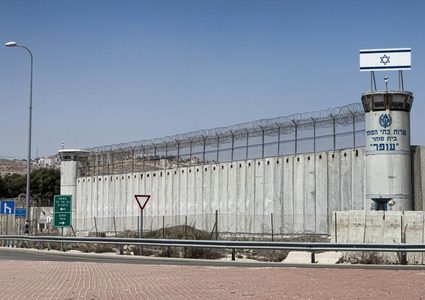 معتقلو عوفر يعيشون أوضاعا مأساوية: تجويع واهمال طبي وحرمان من أبسط الحقوق