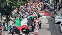 تظاهرة في كورك الإيرلندية تطالب بمحاكمة قادة الاحتلال والإدارة الأمريكية لإبادة غزة