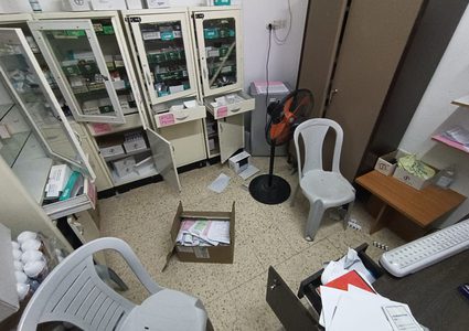 قوات الاحتلال تسرق وتخرّب عيادة برقة شمال غرب نابلس