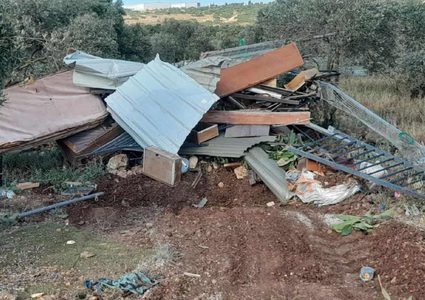 الاحتلال يهدم غرفة زراعية في يتما جنوب نابلس