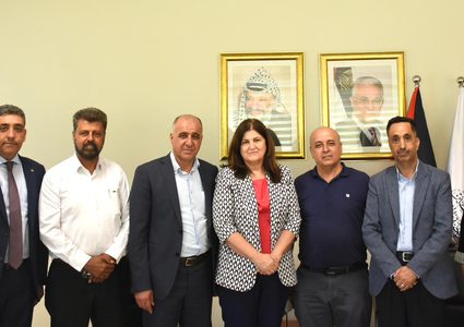 "الخارجية" ونادي الأسير يؤكدان مواصلة وتكثيف التعاون لنصرة قضية الأسرى