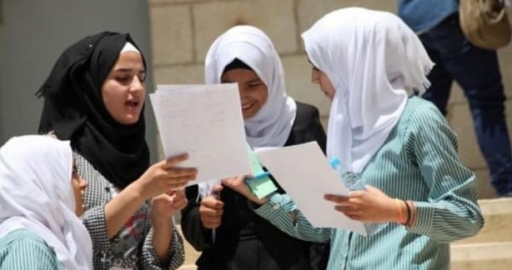 استقبال نتائج الثانوية العامة بأفراح صامتة