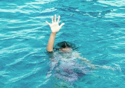 مصرع طفل غرقا في بركة سباحة بطوباس