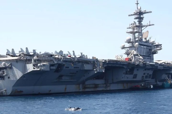 الولايات المتحدة تنشر 12 سفينة حربية في المنطقة