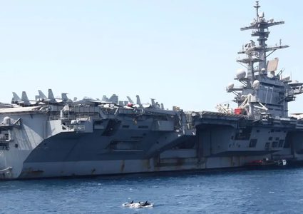 الولايات المتحدة تنشر 12 سفينة حربية في المنطقة
