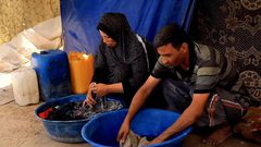 نقص أدوات النظافة ينذر بكارثة صحية في قطاع غزة المنكوب