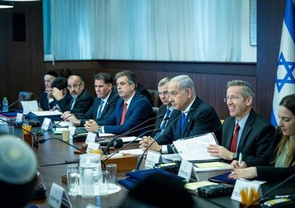 حكومة الاحتلال توزع هواتف تعمل بالأقمار الصناعية على وزرائها