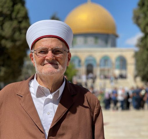 الاحتلال يعتقل المفتي عكرمة صبري