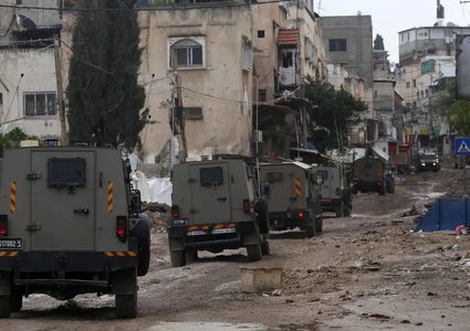 قوات الاحتلال تحاصر مخيم طولكرم و عملت على تطويق جميع المداخل