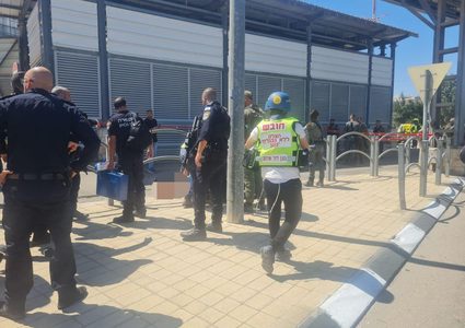 الاحتلال يزعم تنفيذ عملية طعن عند حاجز الأنفاق جنوب القدس واستشهاد المنفذ