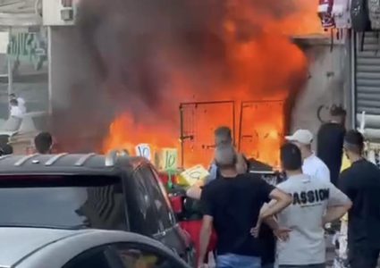 الاحتلال يتسبب باحتراق محل تجاري في مخيم شعفاط شمال القدس