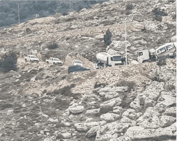 الاحتلال يستولي على "خلاطة أسمنت" غرب سلفيت