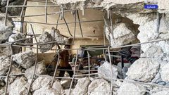 آثار الدمار الذي لحق بمدرسة عبد الفتاح حمود بعد استهدافها من طائرات الاحتلال