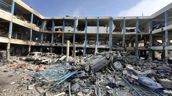 15 شهيدا في قصف الاحتلال مدرستين تؤويان نازحين شرق مدينة غزة