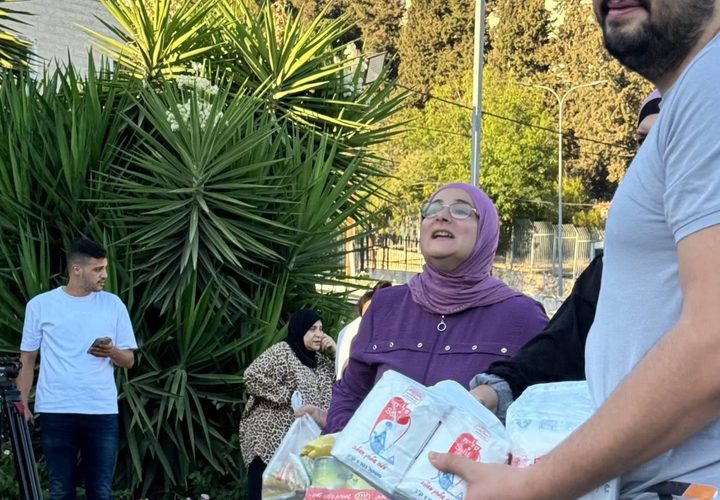 حشود أهالي الناصرة تتواصل في التبرع لأهالي قطاع غزة
