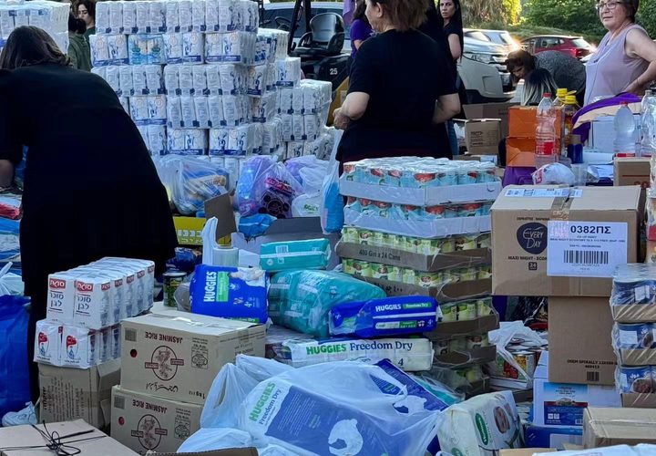 حشود أهالي الناصرة تتواصل في التبرع لأهالي قطاع غزة
