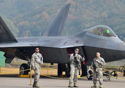 امريكا تعلن وصول طائرات "إف ـ 22" للشرق الأوسط