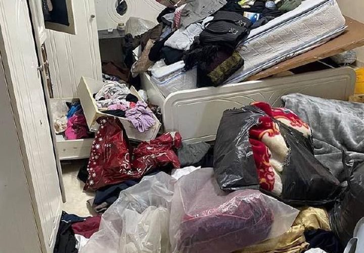 قوات الاحتلال تعيث خرابا في محتويات منزل الشيخ جهاد شحادة بعد اعتقاله من بلدة جماعين