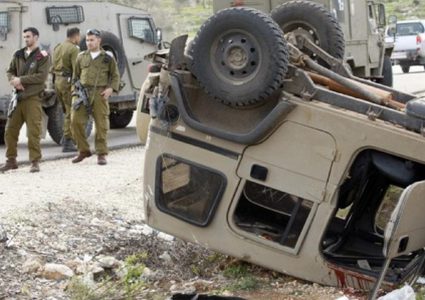 إصابة 10 جنود بانقلاب شاحنة عسكرية شمال إسرائيل