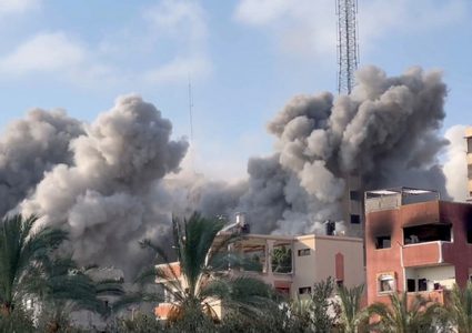 الاحتلال الاسرائيلي يستهدف ٨ مدارس خلال ايام