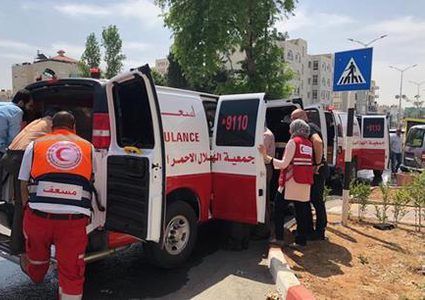 إصابة ثلاثة مواطنين برصاص الاحتلال جنوب الخليل